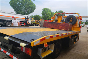 浦东新附近拖车电话号码服务